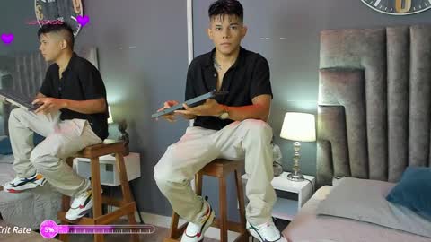 Derek Hussain online show from December 22, 11:11 am