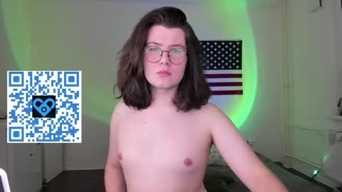 Derek online show from December 5, 4:58 pm