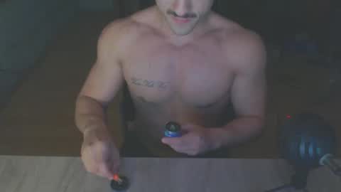 derekhuge online show from November 3, 8:07 am