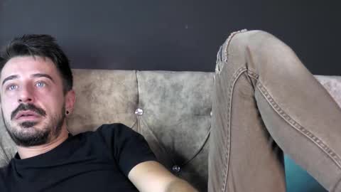 DerekSinner online show from October 25, 7:10 am