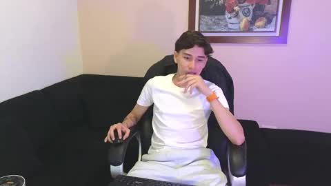 Derek online show from May 26, 12:50 am