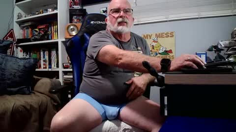 Snapshot of desertknight56 chatting on September 30, 2:18 am D K online show from September 30, 2:18 am