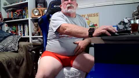 Snapshot of desertknight56 chatting on October 30, 1:19 am D K online show from October 30, 1:19 am