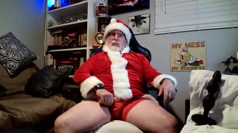 Snapshot of desertknight56 chatting on January 14, 3:32 am D K online show from January 14, 3:32 am