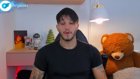 JULIAN online show from December 13, 10:02 pm