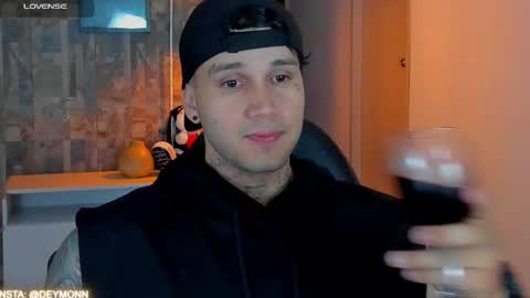 JULIAN online show from March 21, 11:20 pm