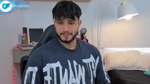 JULIAN online show from January 10, 10:04 pm