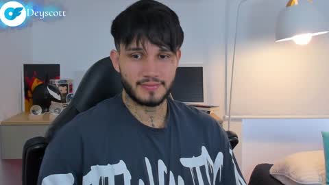 JULIAN online show from January 6, 9:43 pm