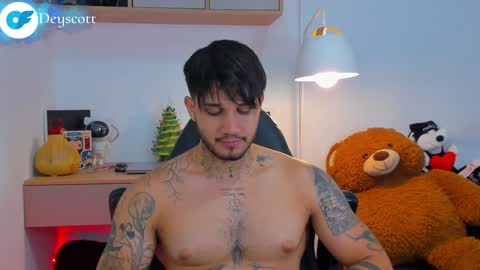 JULIAN online show from December 13, 2:21 am