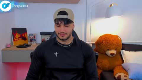 JULIAN online show from March 6, 1:05 am