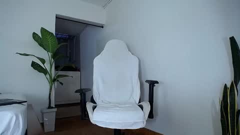 Snapshot of diamond_black00 chatting on October 24, 10:33 pm MaSSimo online show from October 24, 10:33 pm