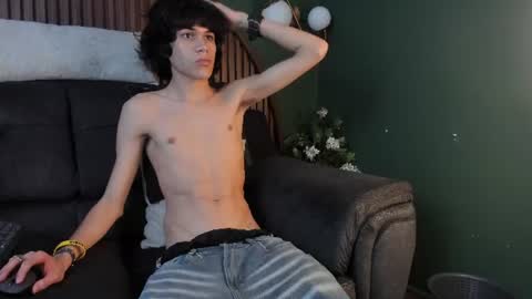 diamond_twink online show from July 4, 6:27 am