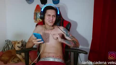 Snapshot of dick_monster23cm chatting on October 17, 6:34 pm dick_monster23cm online show from October 17, 6:34 pm