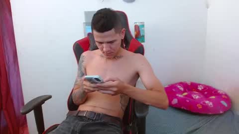 Snapshot of dick_monster23cm chatting on January 23, 7:18 pm dick_monster23cm online show from January 23, 7:18 pm