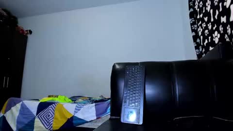 diiego_xxx online show from November 15, 3:47 pm