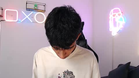 dikey_18 online show from February 24, 8:14 pm