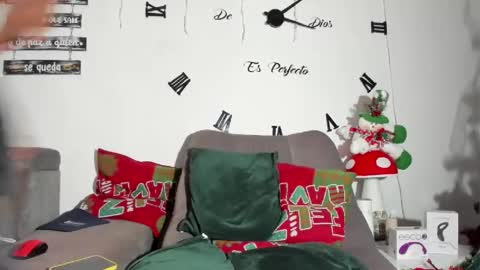 Snapshot of dilaan_carter chatting on December 22, 6:59 pm joshua online show from December 22, 6:59 pm