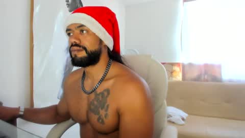 Snapshot of dimitry_muscle chatting on December 27, 1:50 pm dimitry kyle mucle online show from December 27, 1:50 pm