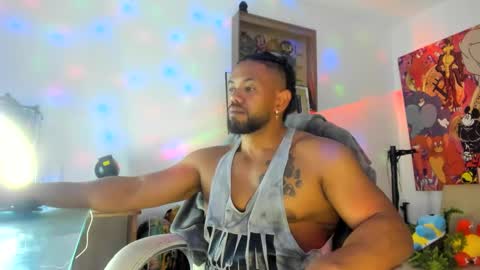 Snapshot of dimitry_muscle chatting on October 9, 1:21 am dimitry kyle mucle online show from October 9, 1:21 am