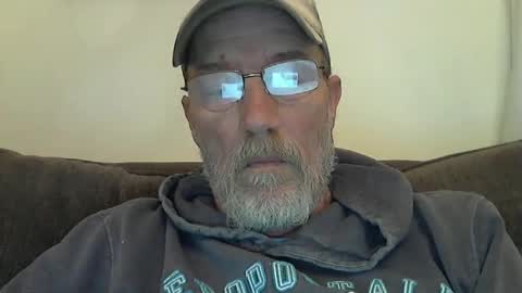 Snapshot of dirtynastyoldman chatting on March 6, 12:21 am dirtynastyoldman online show from March 6, 12:21 am