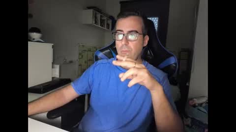 Snapshot of ditos_c chatting on October 28, 8:28 am ditos_c online show from October 28, 8:28 am