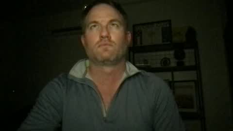 TriflinYoBitch online show from April 1, 6:59 am