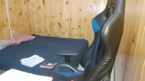 dmez online show from December 11, 6:48 pm