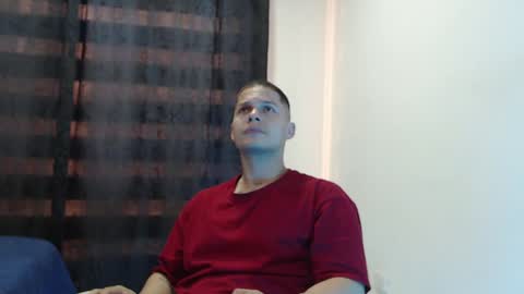 Domimick Crawford online show from December 10, 9:33 pm