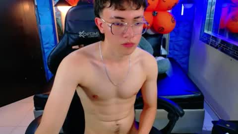 dominic_carminex online show from October 23, 10:24 pm