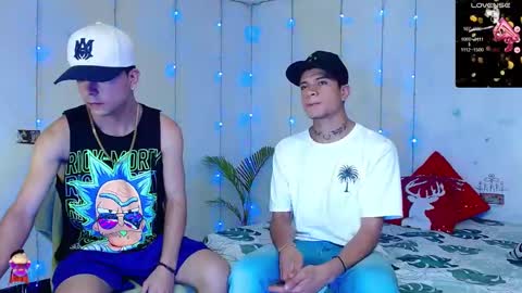 Snapshot of dominic_hanks chatting on December 29, 10:56 am DOMINIC AND ANDREW online show from December 29, 10:56 am