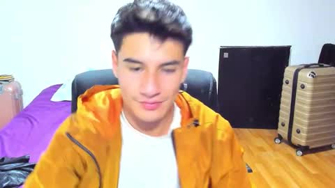 Snapshot of dominic_radccliffe chatting on October 11, 10:36 pm Your real love online show from October 11, 10:36 pm