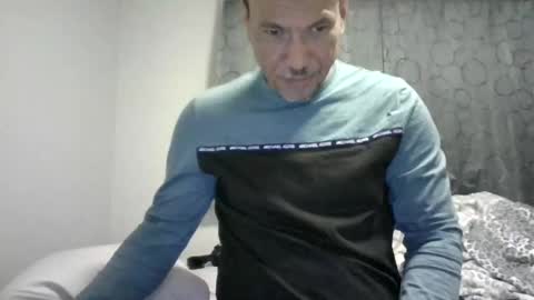 luis online show from March 10, 1:23 am