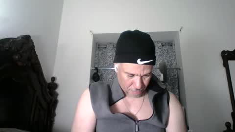 luis online show from April 6, 4:46 am