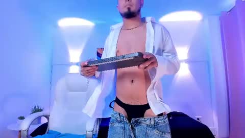 Dominik online show from June 11, 7:01 pm