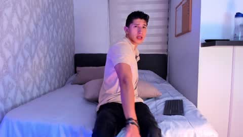 dorian_mystery online show from February 4, 8:46 am