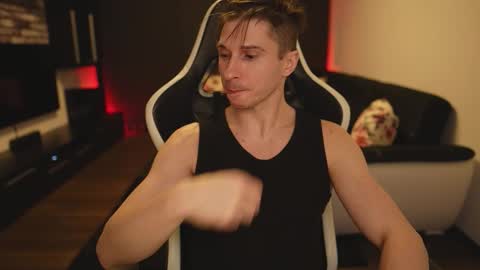 Dorian Reyes online show from March 20, 1:09 am