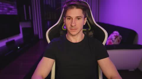 Dorian Reyes online show from March 21, 1:42 am