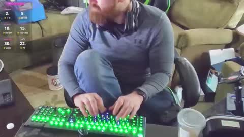 Snapshot of dotyoureyezez chatting on January 18, 7:58 pm DotYourEyezez  online show from January 18, 7:58 pm