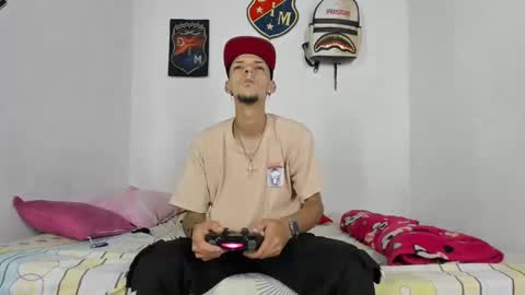 douglas_gallegos online show from December 11, 6:48 pm