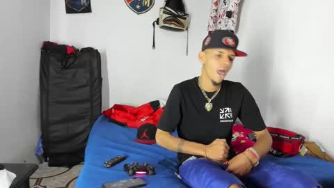 douglas_gallegos online show from February 9, 10:25 pm