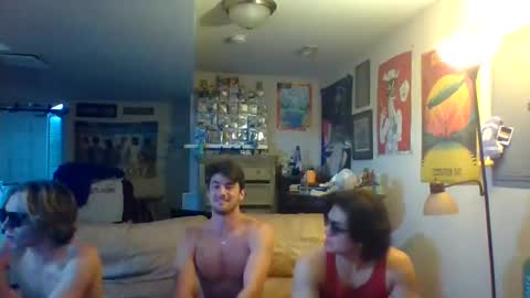 Snapshot of drake__wolf chatting on October 6, 2:05 am drake__wolf online show from October 6, 2:05 am