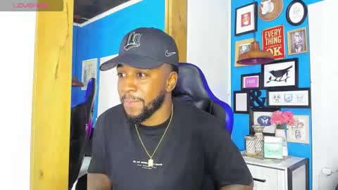 Snapshot of drake_nassir4 chatting on October 25, 6:04 am ---Drake--- online show from October 25, 6:04 am