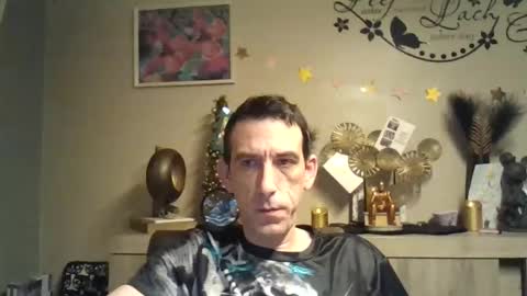 dreamguy38 online show from December 19, 4:23 am