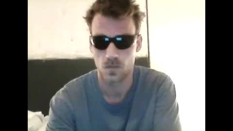 Snapshot of drejjj3000 chatting on September 30, 2:40 am drejjj3000 online show from September 30, 2:40 am