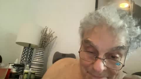 DrTony4u222100 online show from December 21, 8:32 pm