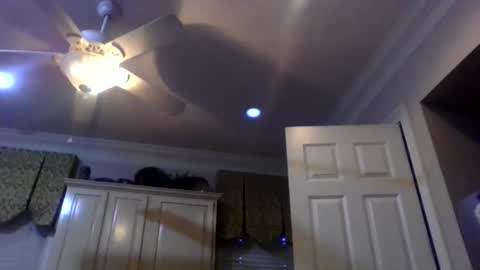 duke_lordly online show from November 17, 12:41 pm