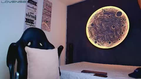 duran_dhikol1 online show from March 1, 5:18 am