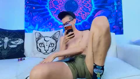 Dustin Dollin online show from May 19, 7:42 pm