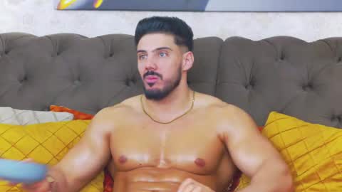 Dustin online show from April 11, 6:31 am