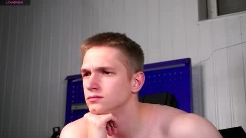 Dustyn online show from November 9, 3:16 pm